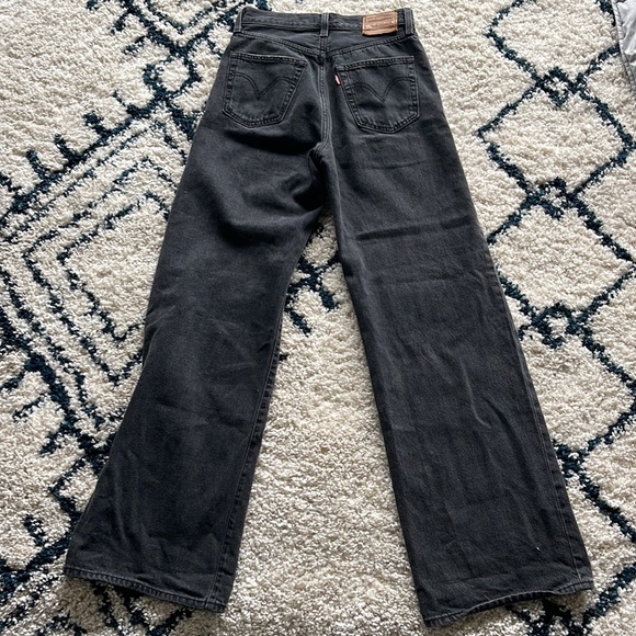 High Waisted Wide Leg Levis - Picture 5 of 5